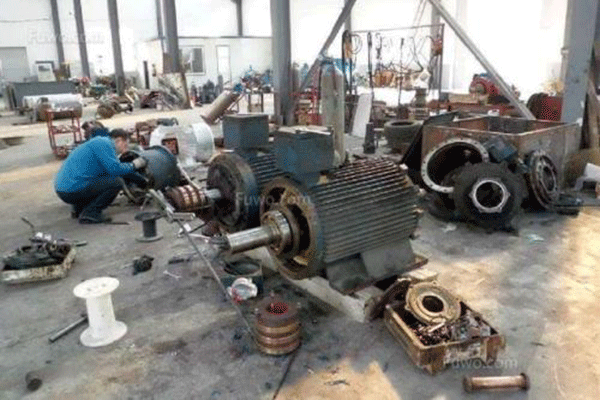 西安西瑪電機(jī)驅(qū)動(dòng)軸修理中軸向間隙的測量。